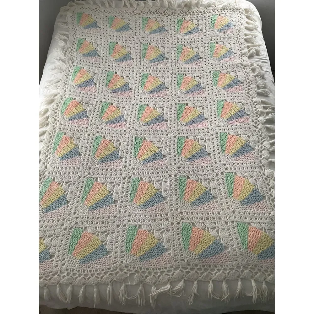 Vintage Crochet Pastel Pink Blue Yellow‎ White Fan Design Throw 68x47 Twin Size?